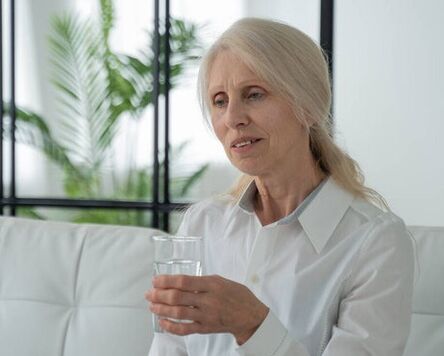 SugaNorm capsules are washed down with a sufficient amount of water. 